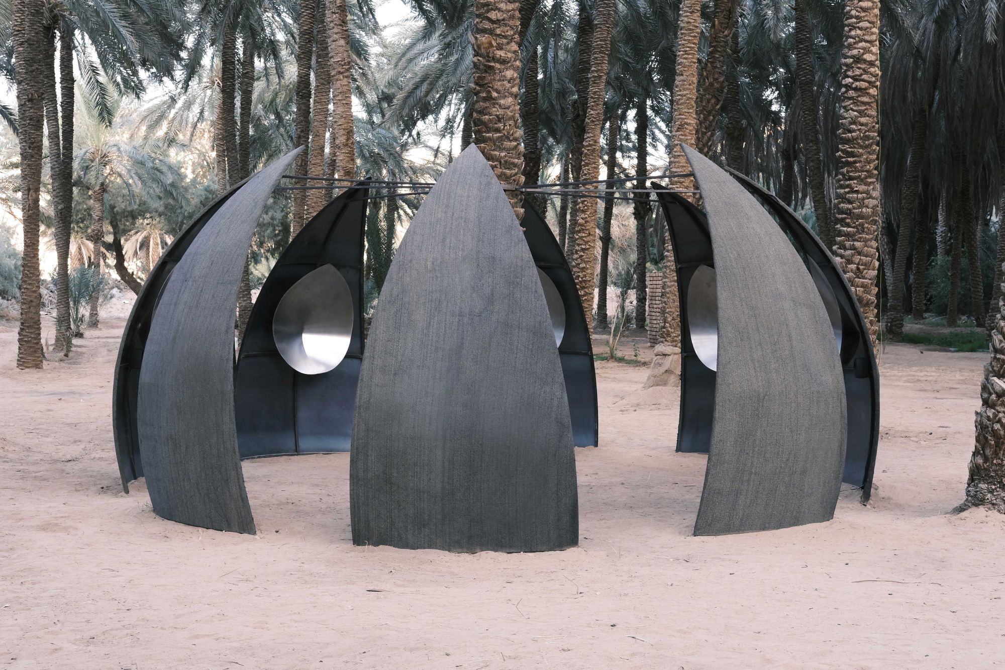 Peuplé de feuilles qui bougent