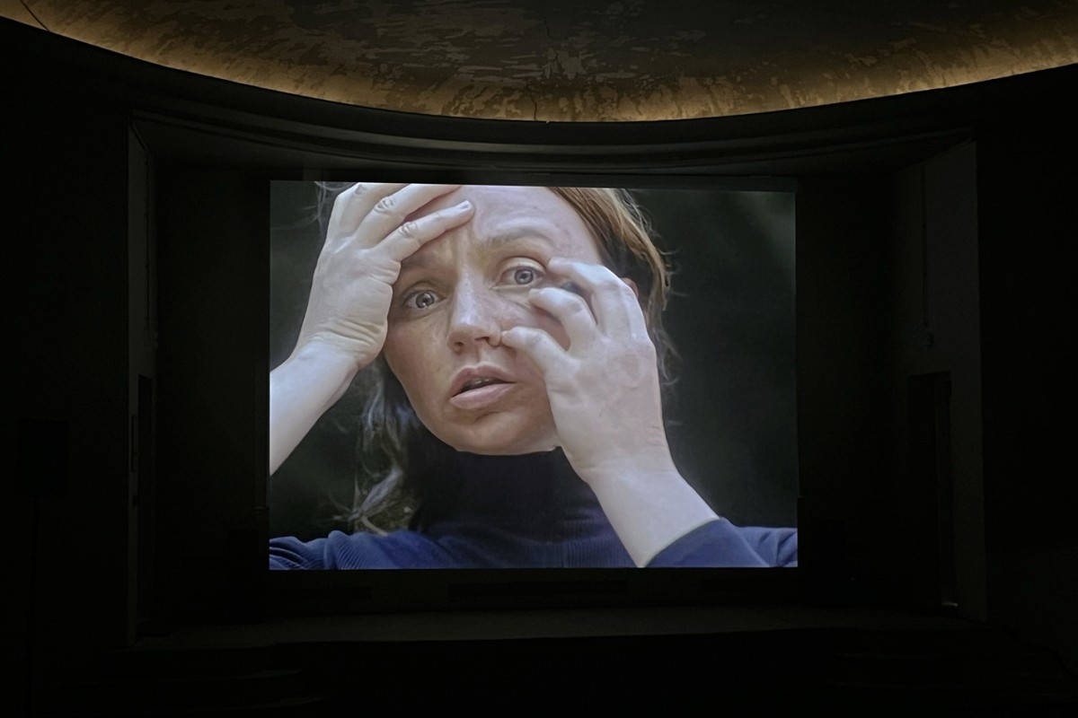 Toutes ces filles couronnées de langues