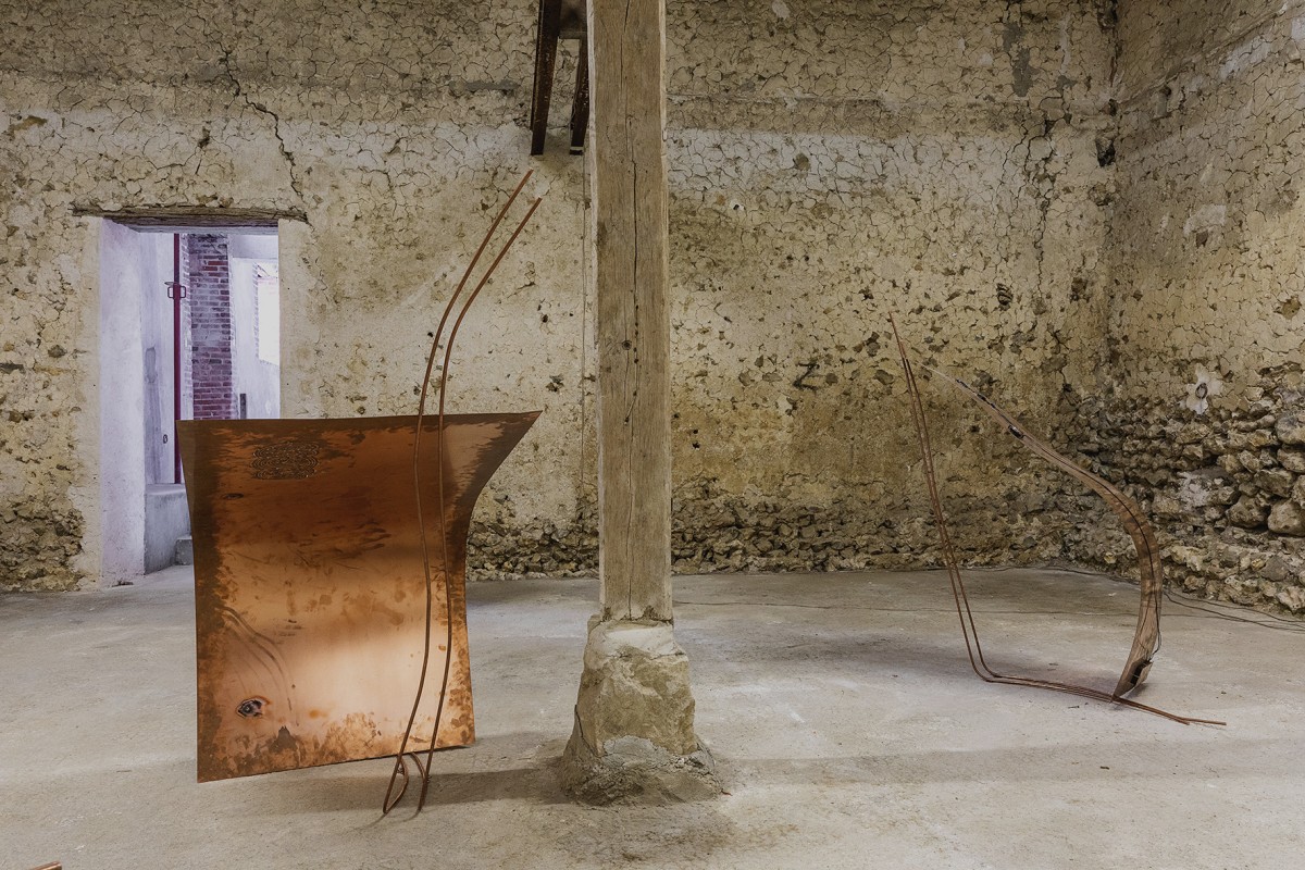 Toutes ces filles couronnées de langues : Les instruments